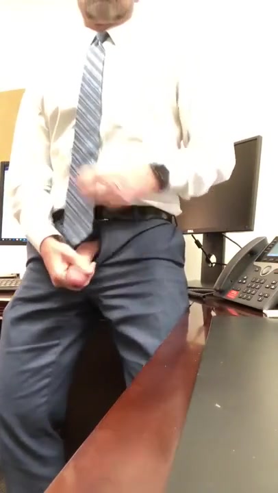 He didn't Lock his Office Door..... Gay Porn